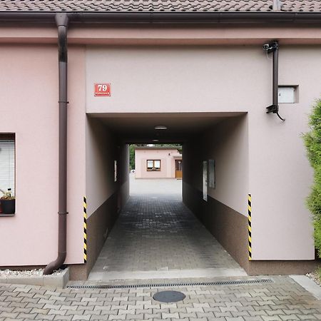 Apartmany Svitkov 79 Pardubice Zewnętrze zdjęcie